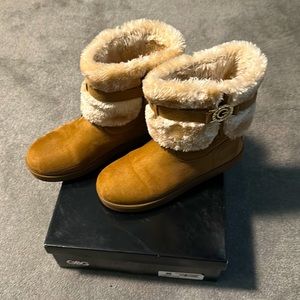 Boots (right above ankle)